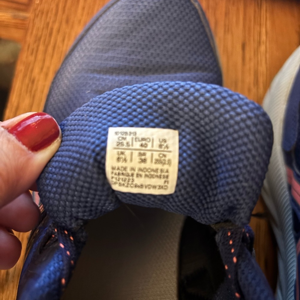 Women’s Asics Gel Venture 9 Running Shoes size 8.5